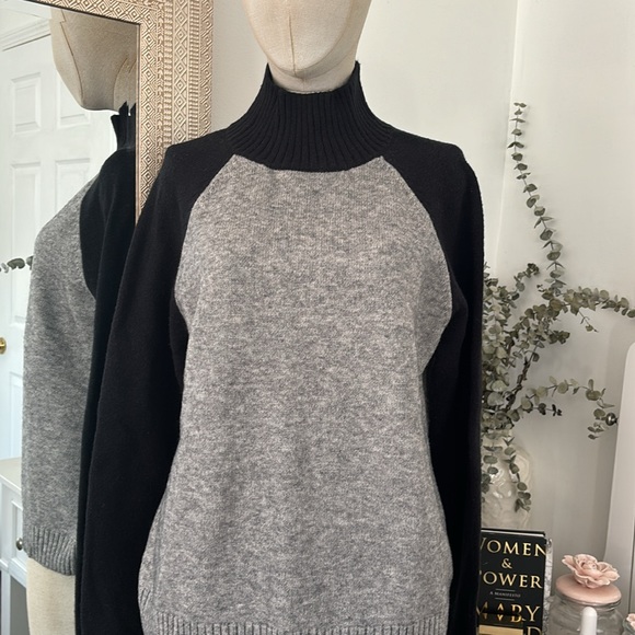 Karen Kane Turtleneck - Picture 2 of 6